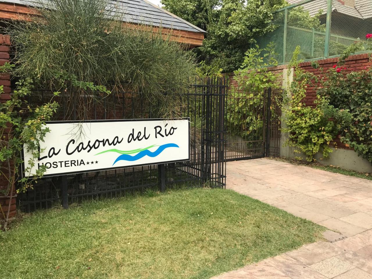 La Casona Del Rio Hotel Neuquen Exterior photo